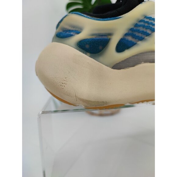 Adidas Men\'s Yeezy 700 V3 Kyanite Blue Synthetic Sneaker Size 6 US